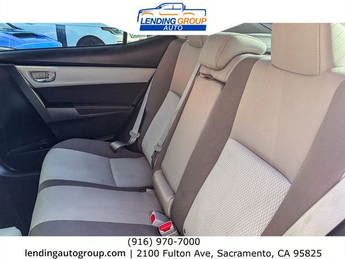Used 2019 Toyota Corolla LE w/ Carpet Mat Package (TMS) FWD image 17