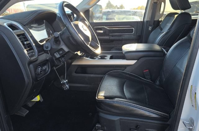 Used 2024 RAM 2500 Laramie AWD/4WD image 3
