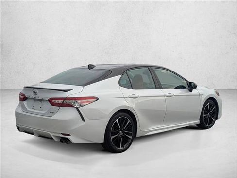 Used 2019 Toyota Camry XSE image 5