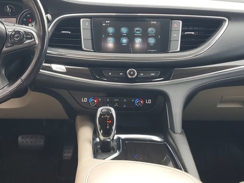 Used 2018 Buick Enclave Essence FWD image 16