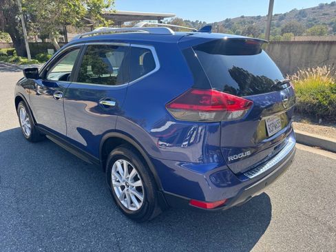 Used 2020 Nissan Rogue SV FWD image 4