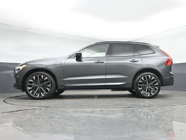 Used 2026 Volvo XC60 T8 Ultra w/ Protection Package Premier AWD/4WD image 43