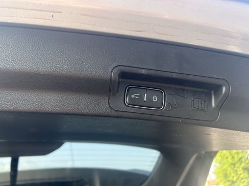 Used 2021 Ford Explorer Limited w/ Equipment Group 301A image 21