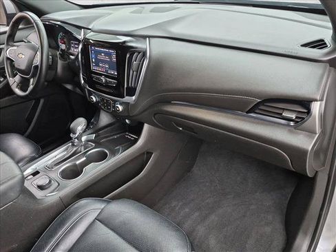 Certified 2023 Chevrolet Traverse LT FWD image 21