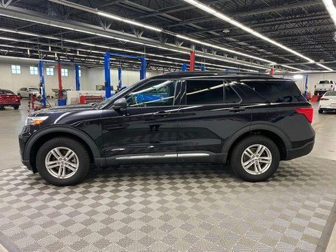 Used 2022 Ford Explorer XLT AWD/4WD image 4