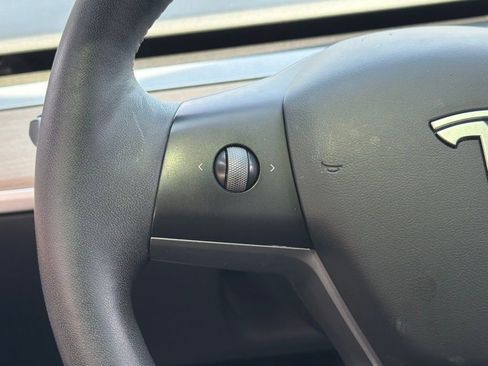 Used 2023 Tesla Model 3 Standard Range image 44