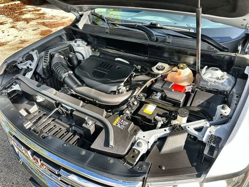 Certified 2021 GMC Acadia SLT w/ Premium Package image 30