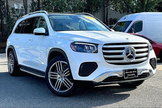 Used 2026 Mercedes-Benz GLS 450 4MATIC image 1