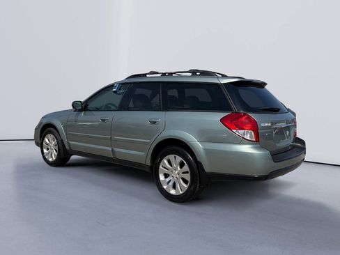 Used 2009 Subaru Outback 2.5i Limited AWD/4WD image 5