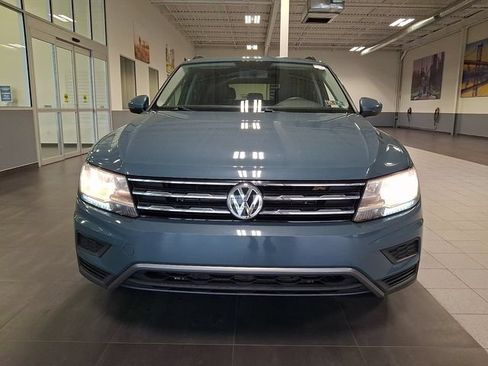 Used 2020 Volkswagen Tiguan SE w/ Panoramic Sunroof Package AWD/4WD image 2