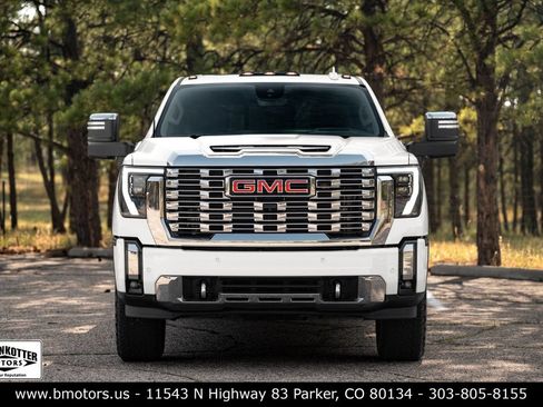Used 2024 GMC Sierra 2500 Denali w/ Denali Reserve Package AWD/4WD image 8