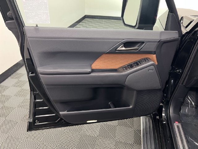 Certified 2025 Lexus GX 550 w/ Accessory Package (Z1) AWD/4WD image 9