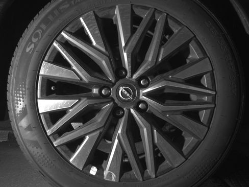 Used 2025 Nissan Altima 2.5 SV image 15