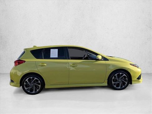 Used 2017 Toyota Corolla iM image 4