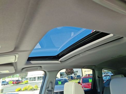Used 2018 Honda CR-V Touring image 15