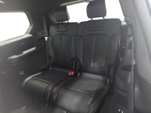 Used 2022 Jeep Grand Cherokee L Overland w/ Advanced Protech Group III AWD/4WD image 17