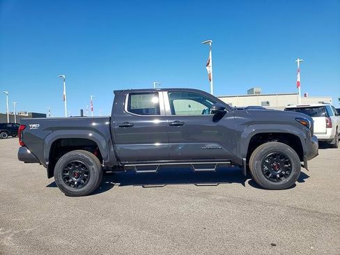 New 2025 Toyota Tacoma TRD Sport image 4