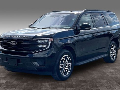 Used 2025 Ford Expedition Active AWD/4WD image 25