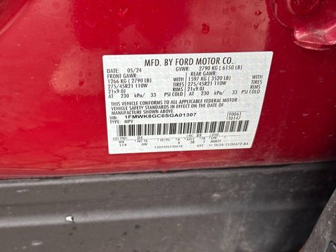 Used 2025 Ford Explorer ST image 27