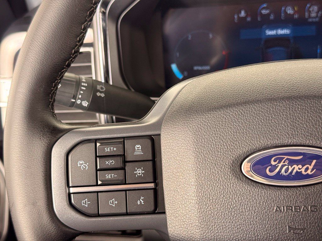 Used 2025 Ford F250 Lariat w/ Lariat Ultimate Package AWD/4WD image 32
