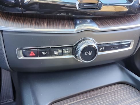 Used 2022 Volvo XC60 B6 Inscription w/ Advanced Package image 25