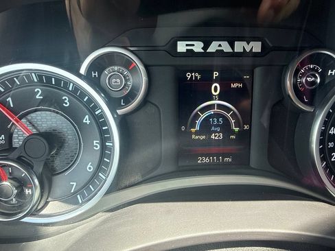 Used 2024 RAM 2500 Tradesman w/ Chrome Appearance Group AWD/4WD image 16