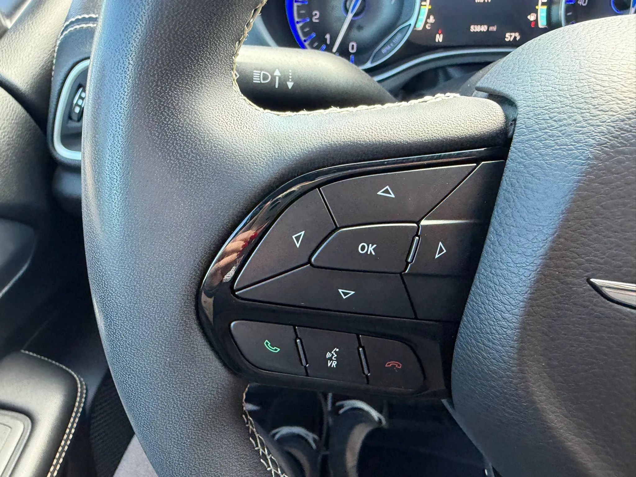 Used 2022 Chrysler Pacifica Touring-L w/ Uconnect Theater Family Group AWD/4WD image 18