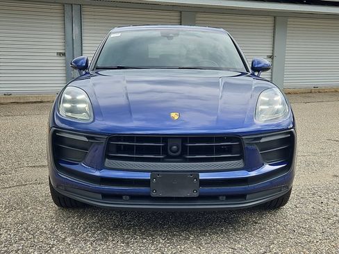 Certified 2023 Porsche Macan AWD/4WD image 10