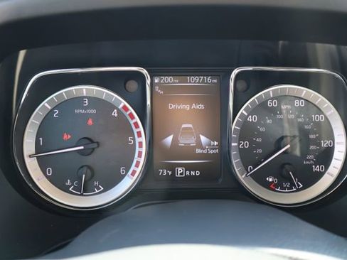 Used 2016 Nissan Titan SL image 14