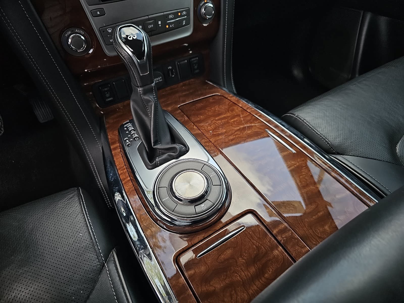 Used 2019 INFINITI QX80 Luxe w/ Proassist Package RWD image 24