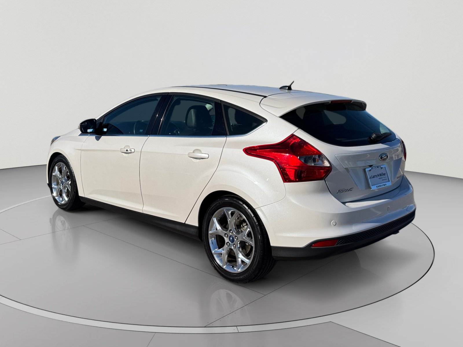 Used 2013 Ford Focus Titanium FWD image 3