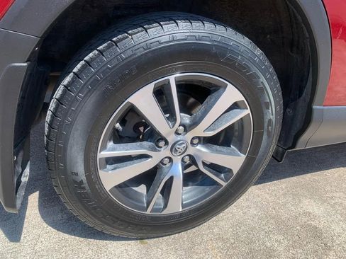 Used 2018 Toyota RAV4 XLE w/ Plus Extra Value Package FWD image 24