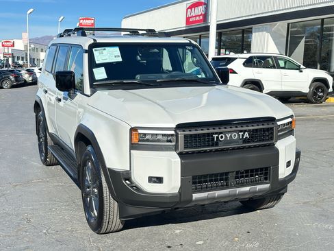 Used 2024 Toyota Land Cruiser image 2