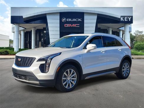 Used 2023 Cadillac XT4 Premium Luxury image 3