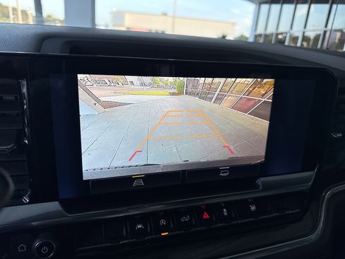 Used 2024 Chevrolet Silverado 1500 LT AWD/4WD image 17