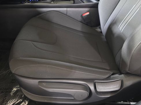 Certified 2025 Hyundai Elantra Sport FWD image 23