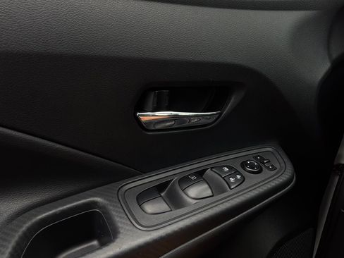 Used 2025 Nissan Versa SV w/ Trunk Package FWD image 18