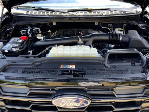 Used 2025 Ford Expedition Active AWD/4WD image 9