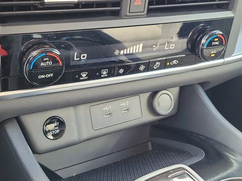 Certified 2026 Nissan Rogue SV image 29