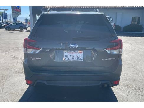 Used 2023 Subaru Forester Premium AWD/4WD image 4