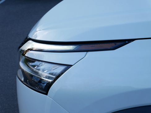 Used 2024 Nissan Pathfinder SL w/ Black Appearance Package image 16