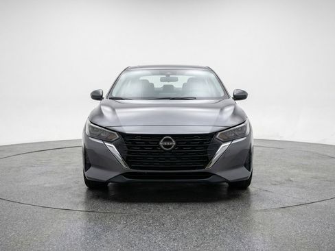 Used 2025 Nissan Sentra SV FWD image 2