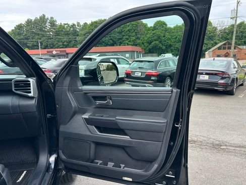 Used 2022 Toyota Tundra Platinum w/ Advanced Package AWD/4WD image 24