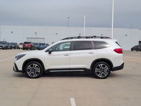 Used 2023 Subaru Ascent Touring AWD/4WD image 3