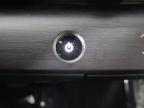 Used 2024 Nissan Ariya AWD image 40