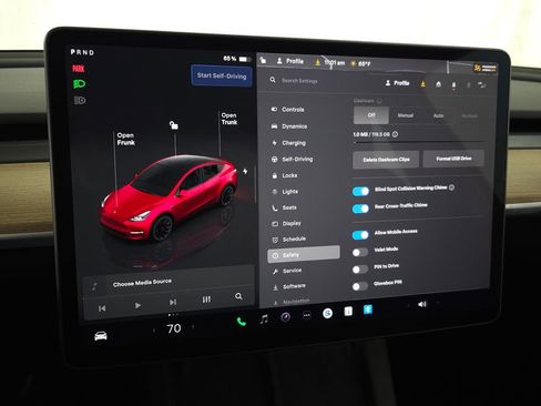 Used 2024 Tesla Model Y Long Range AWD/4WD image 24