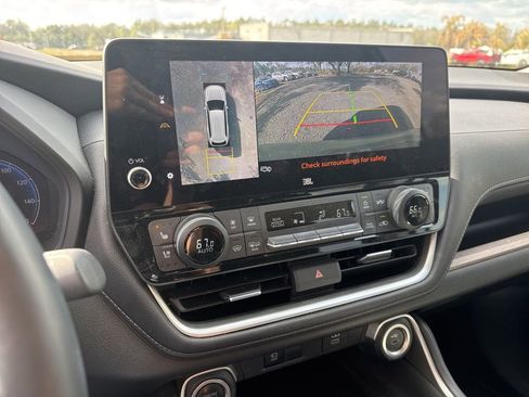 Used 2024 Toyota Grand Highlander FWD image 16