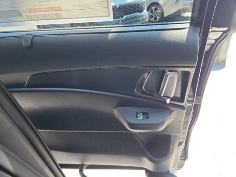 New 2026 Kia Carnival SX w/ SX Dark Edition Package FWD image 35