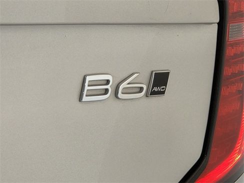Certified 2025 Volvo XC90 B6 Plus image 8
