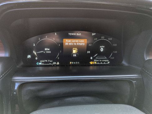 Used 2023 Lincoln Nautilus Reserve w/ Equipment Group 202A image 18